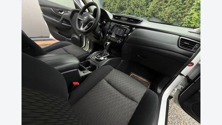 NISSAN X-Trail -
