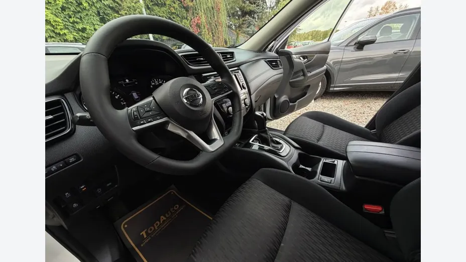 NISSAN X-Trail -