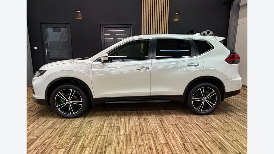 NISSAN X-Trail -
