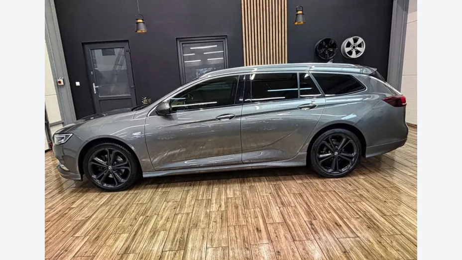 OPEL Insignia -