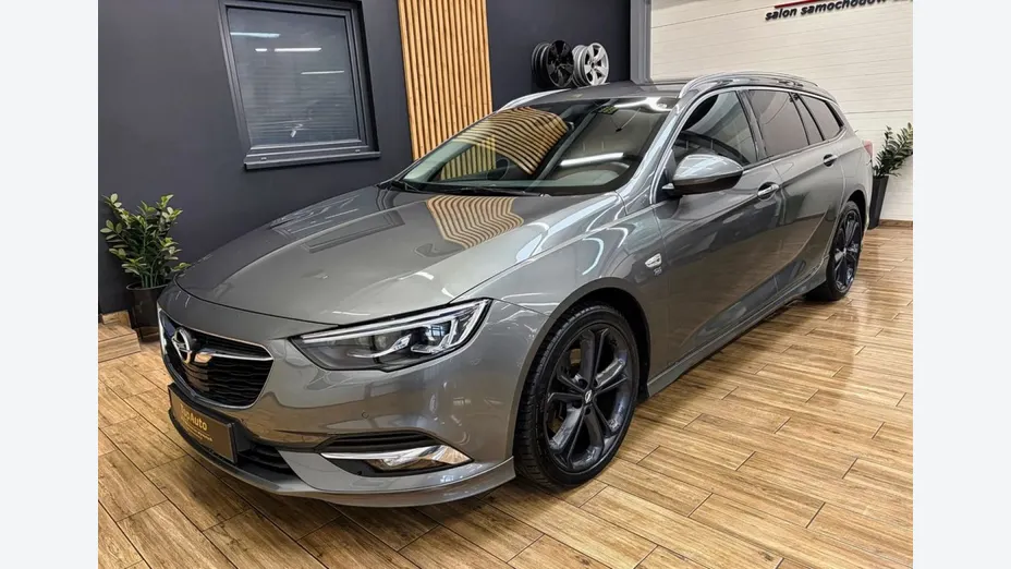 OPEL Insignia -