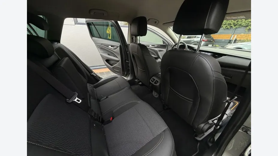 OPEL Insignia -