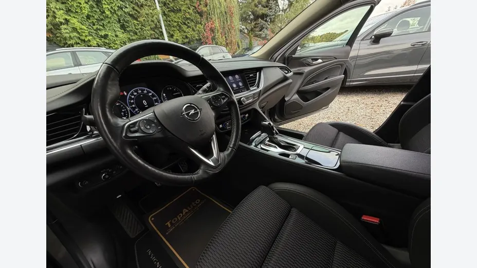 OPEL Insignia -