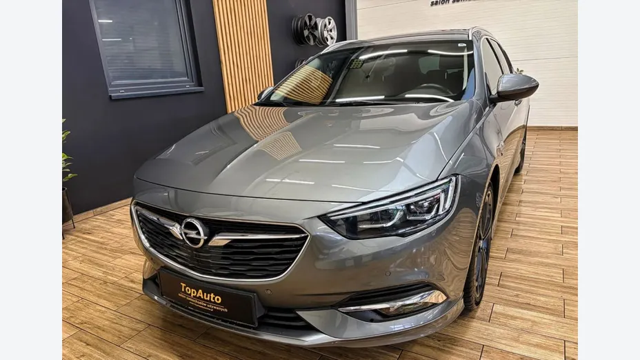 OPEL Insignia -