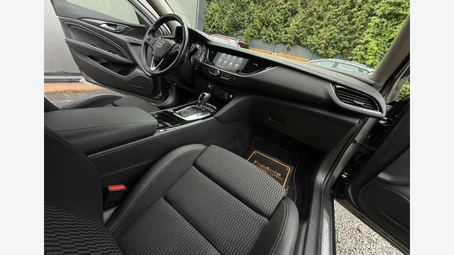 OPEL Insignia -
