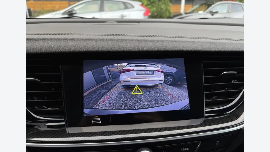 OPEL Insignia -