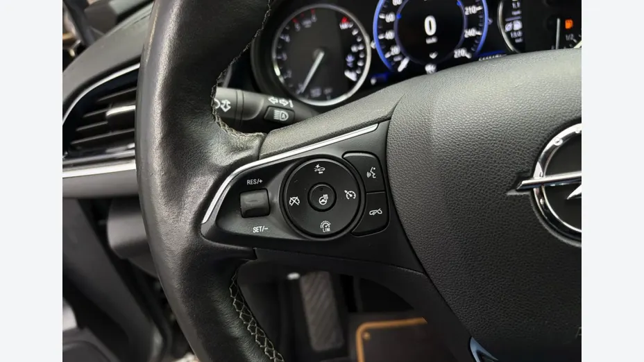OPEL Insignia -