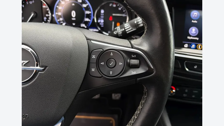 OPEL Insignia -