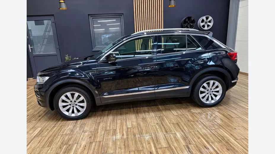 VOLKSWAGEN T-ROC -