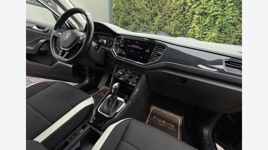 VOLKSWAGEN T-ROC -
