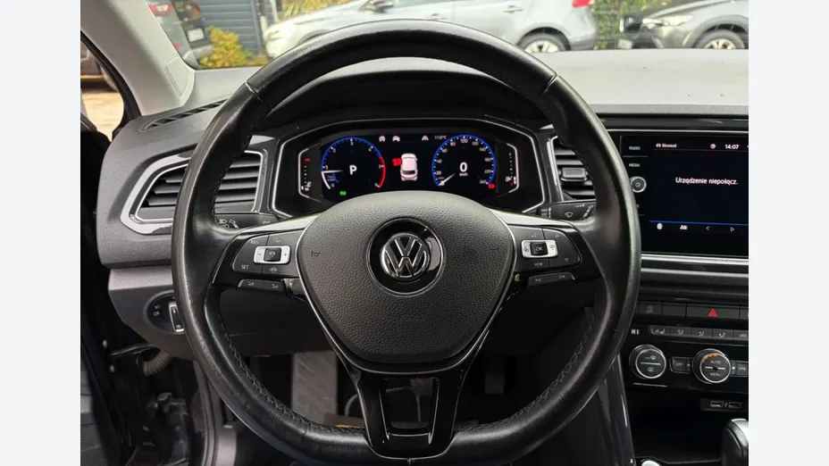 VOLKSWAGEN T-ROC -