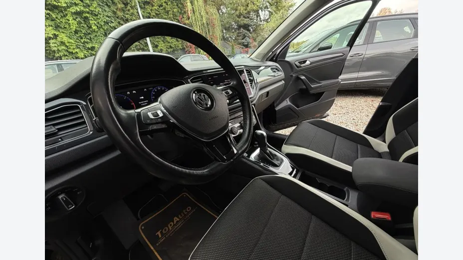 VOLKSWAGEN T-ROC -