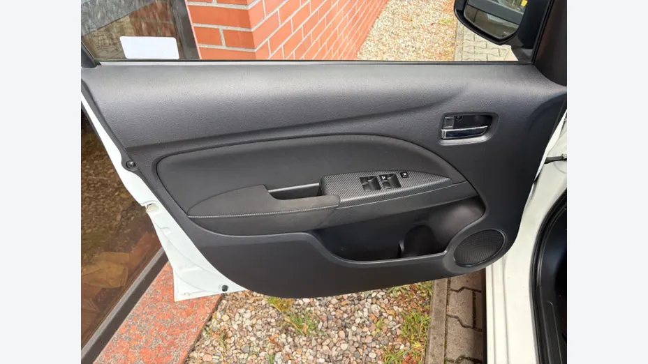 MITSUBISHI Space Star -