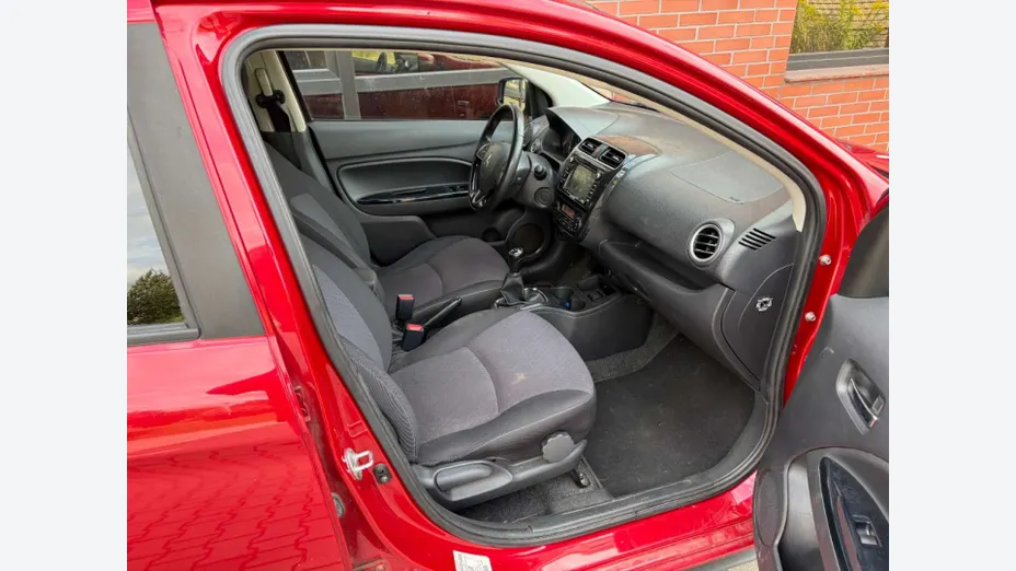 MITSUBISHI Space Star -