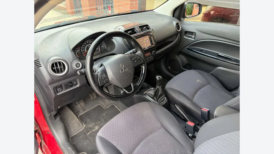 MITSUBISHI Space Star -
