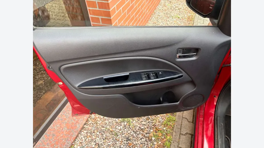 MITSUBISHI Space Star -