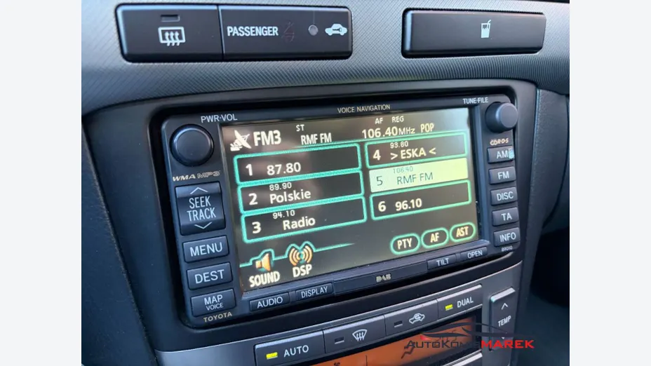TOYOTA Avensis -