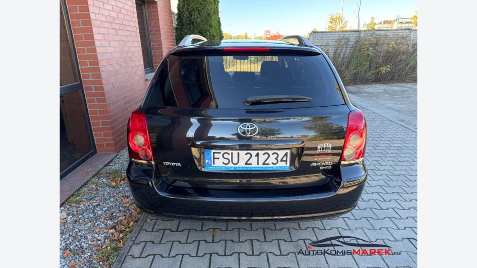 TOYOTA Avensis -
