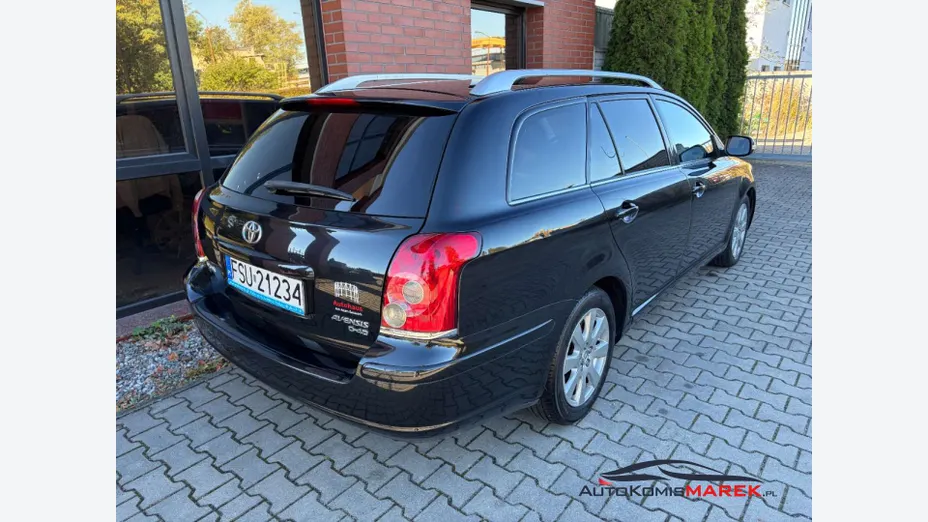 TOYOTA Avensis -