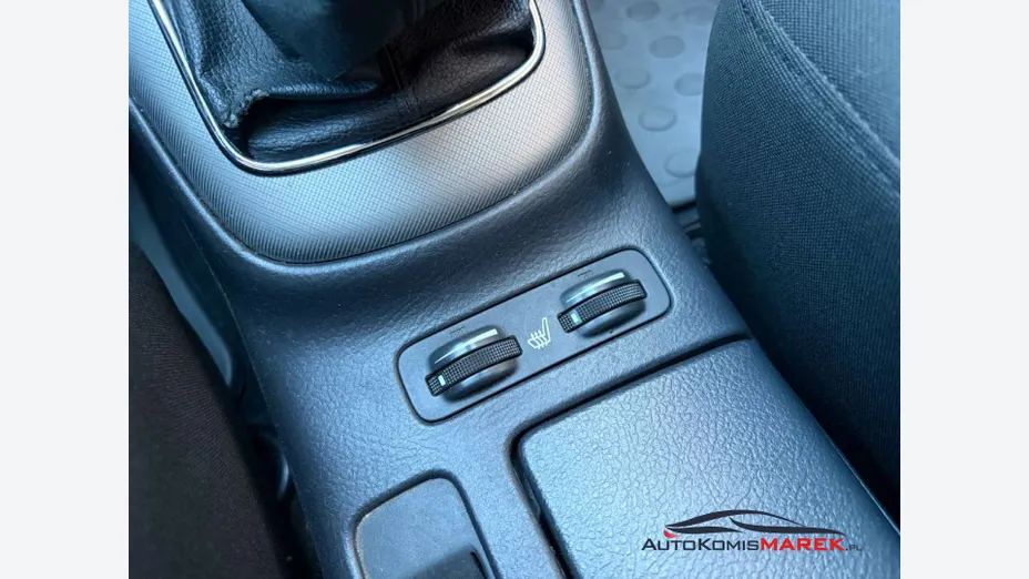 TOYOTA Avensis -