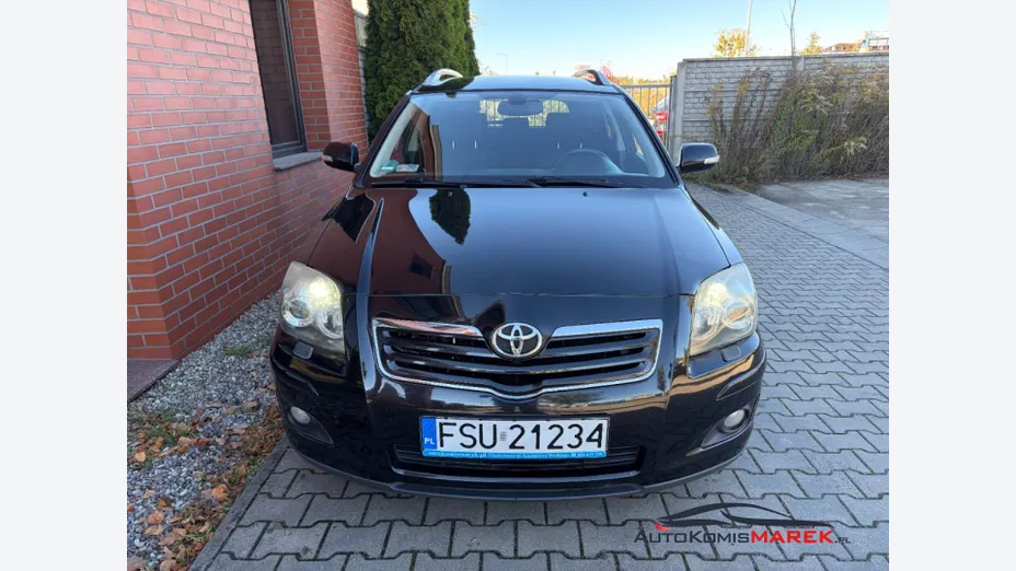 TOYOTA Avensis -