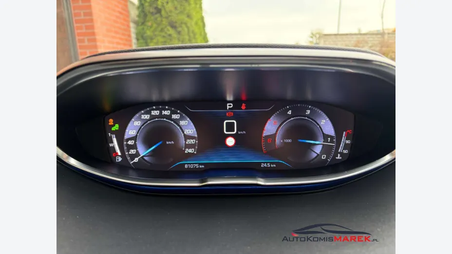 PEUGEOT 5008 -