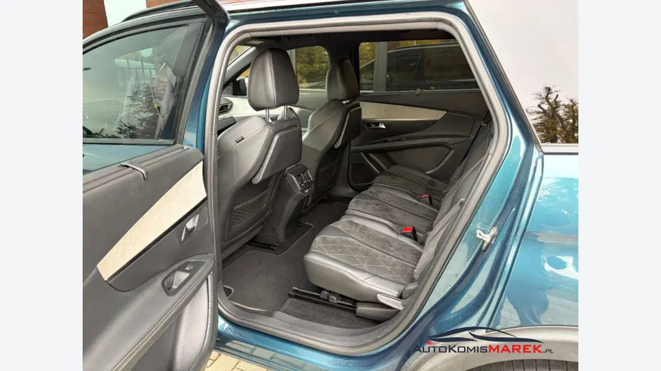 PEUGEOT 5008 -