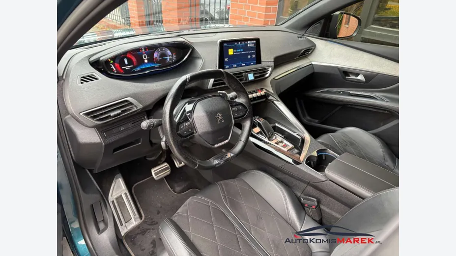 PEUGEOT 5008 -