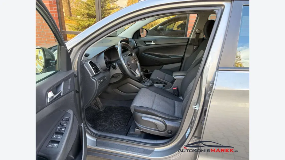 HYUNDAI Tucson -