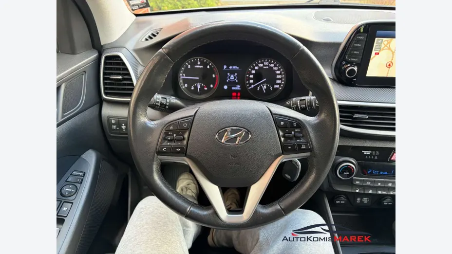 HYUNDAI Tucson -