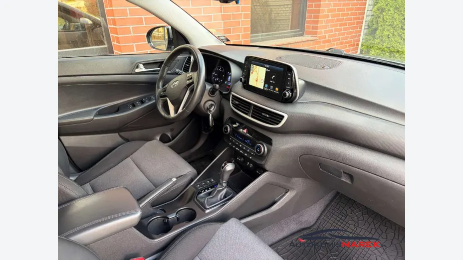 HYUNDAI Tucson -