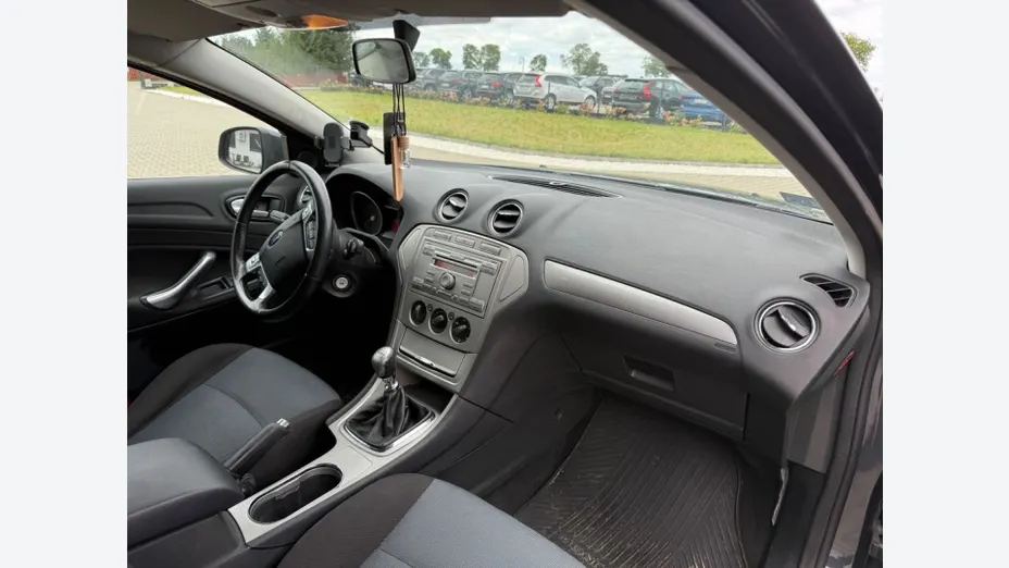 FORD Mondeo -
