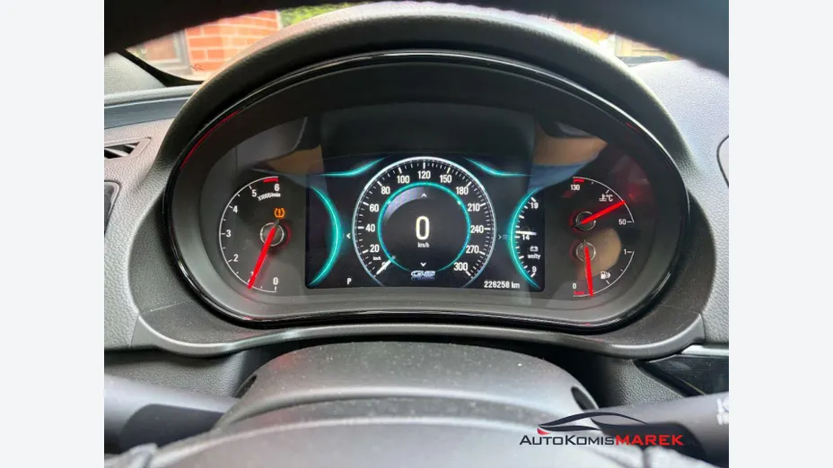 OPEL Insignia -