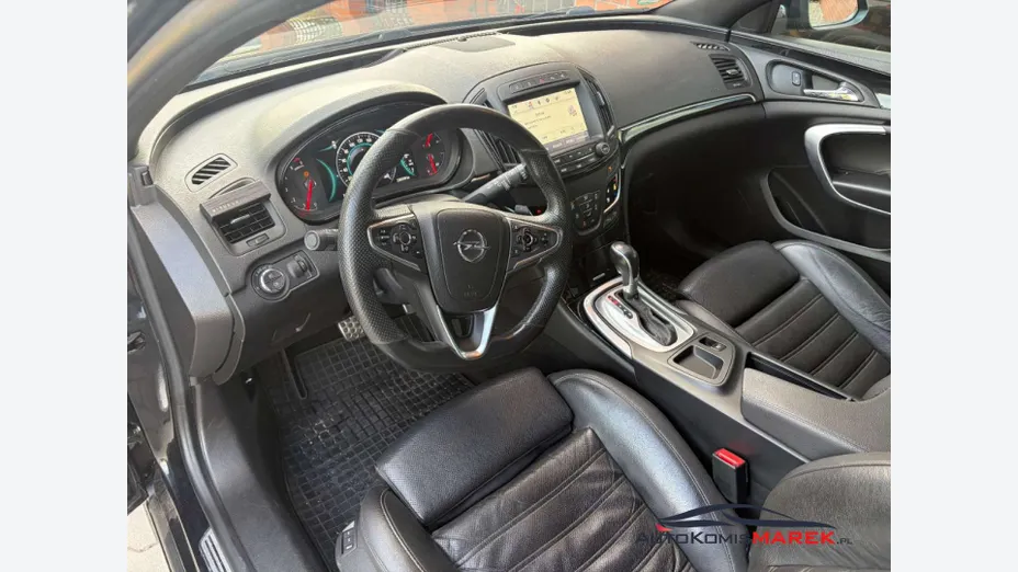 OPEL Insignia -