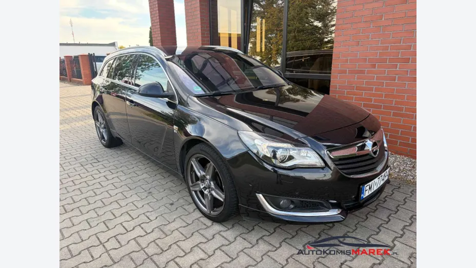 OPEL Insignia -