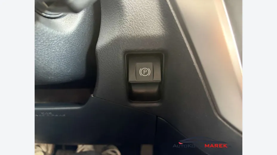 TOYOTA Avensis -