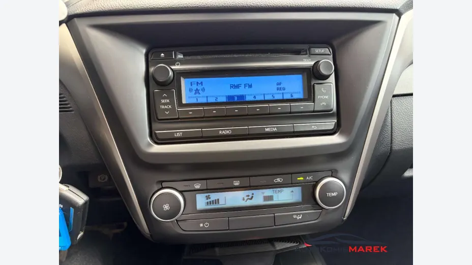 TOYOTA Avensis -