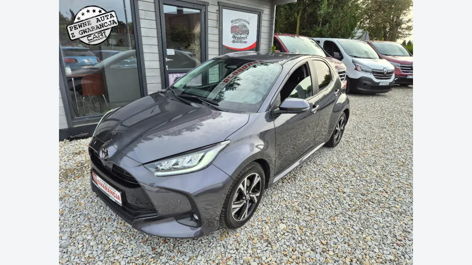 TOYOTA Yaris -