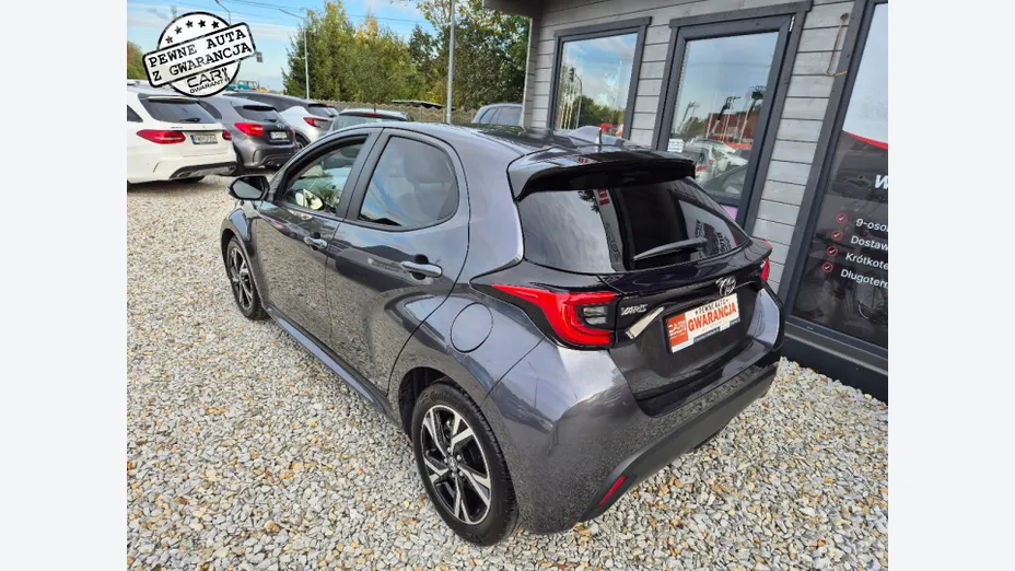 TOYOTA Yaris -