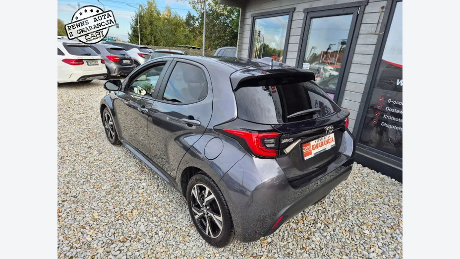 TOYOTA Yaris -
