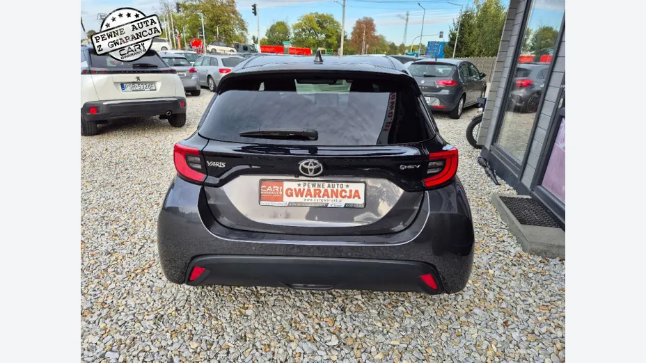 TOYOTA Yaris -