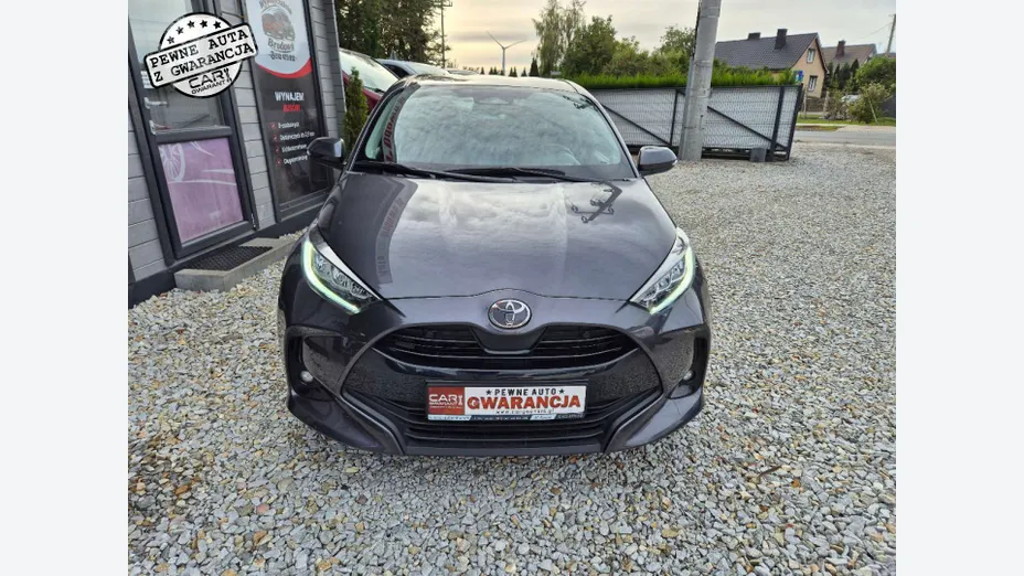 TOYOTA Yaris -