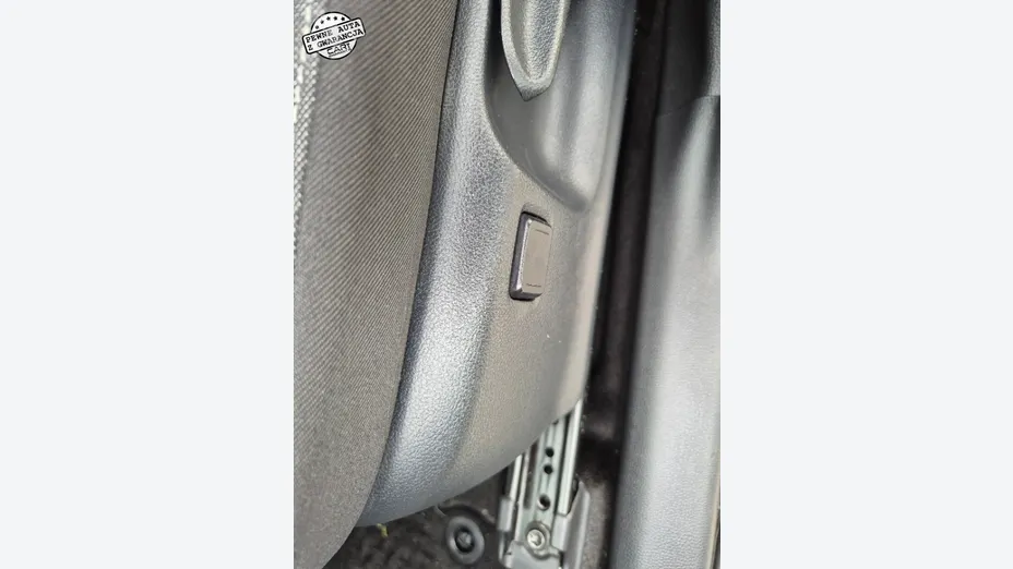 TOYOTA Yaris -