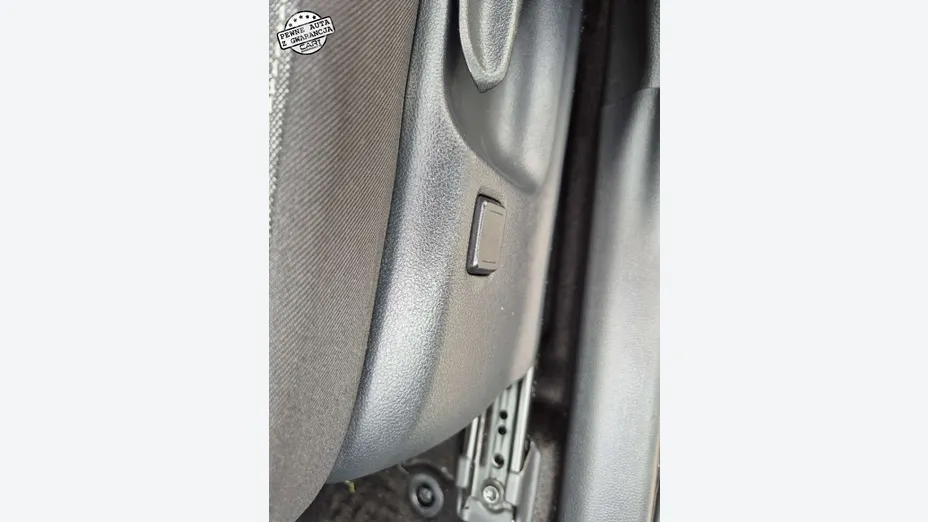 TOYOTA Yaris -