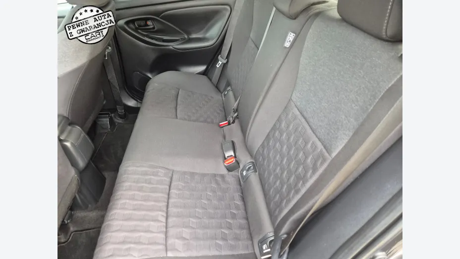 TOYOTA Yaris -