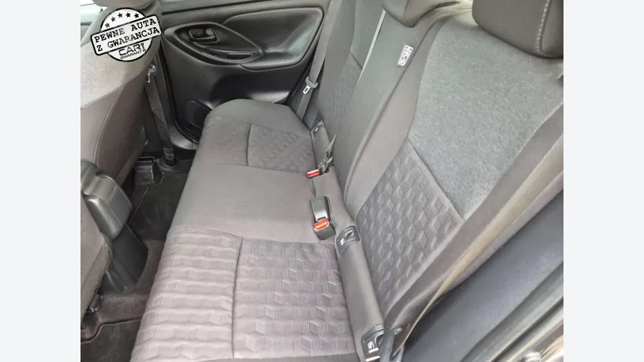 TOYOTA Yaris -