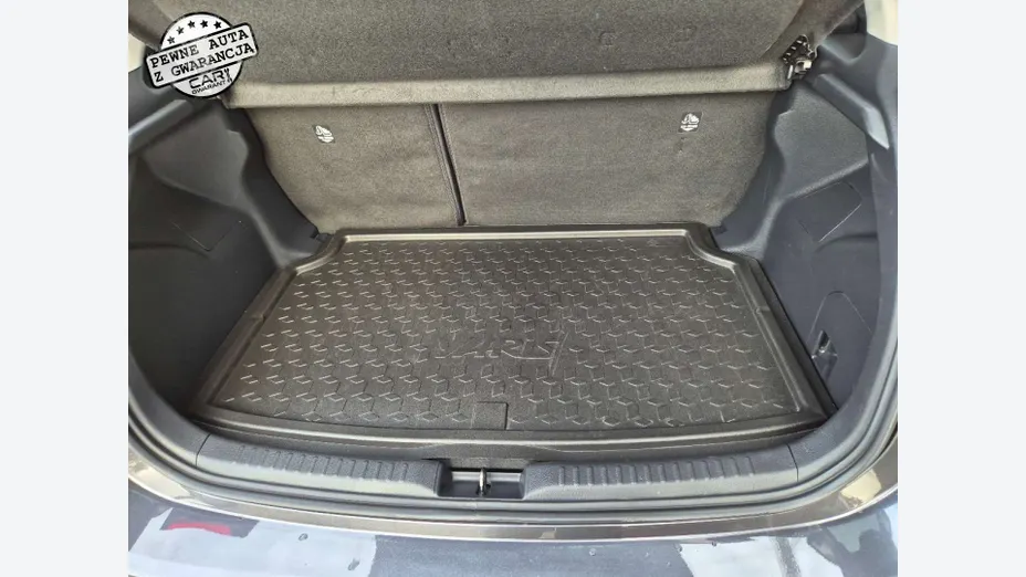 TOYOTA Yaris -