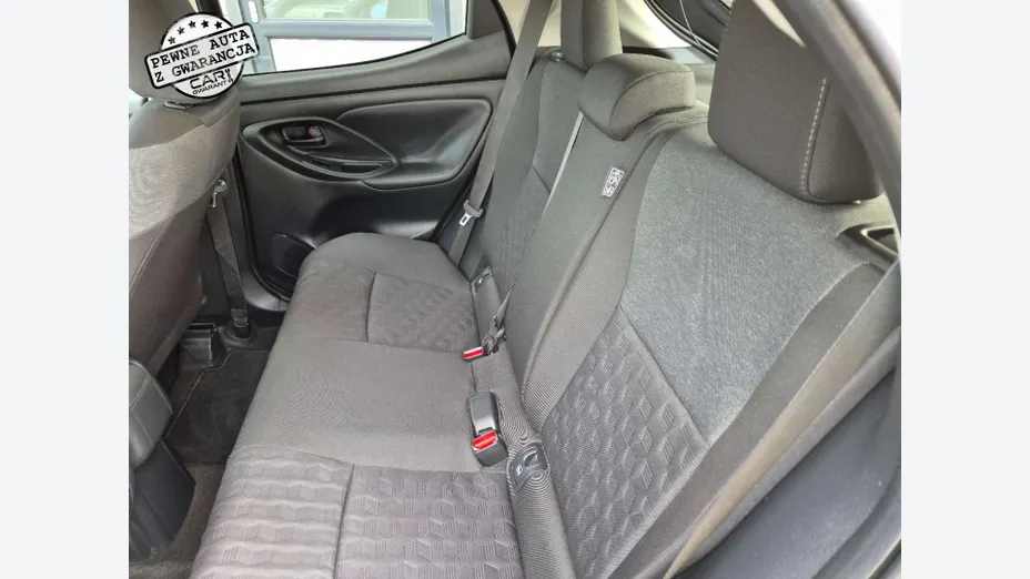 TOYOTA Yaris -
