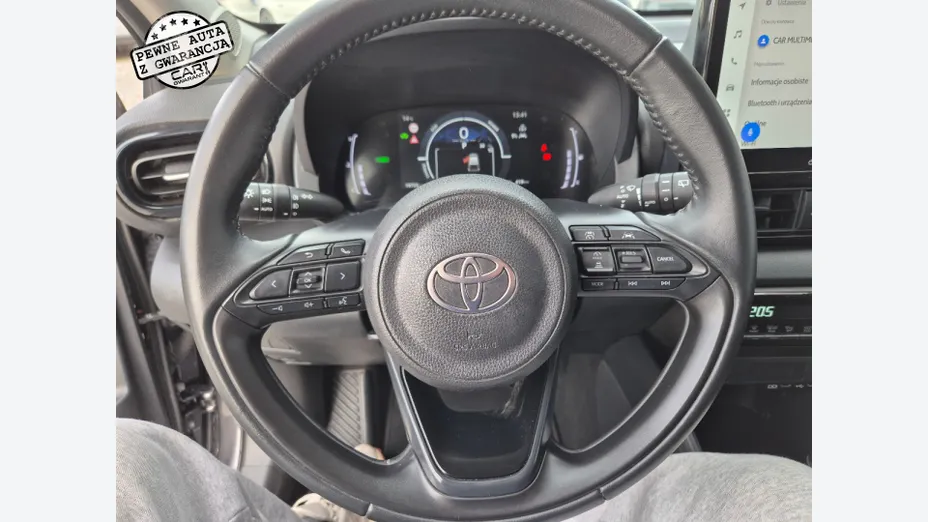 TOYOTA Yaris -
