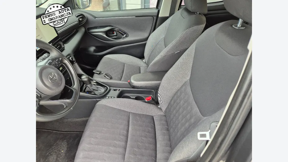 TOYOTA Yaris -